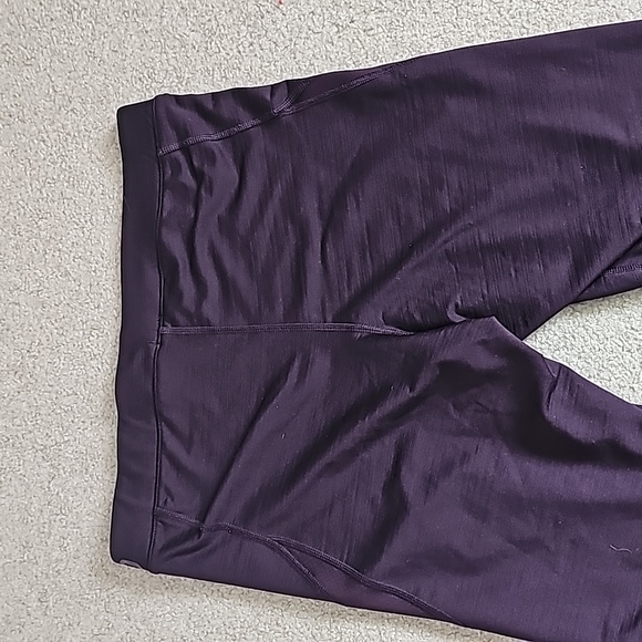 Nike Pro Women's Purple leggings with foot stirrups - Picture 9 of 10